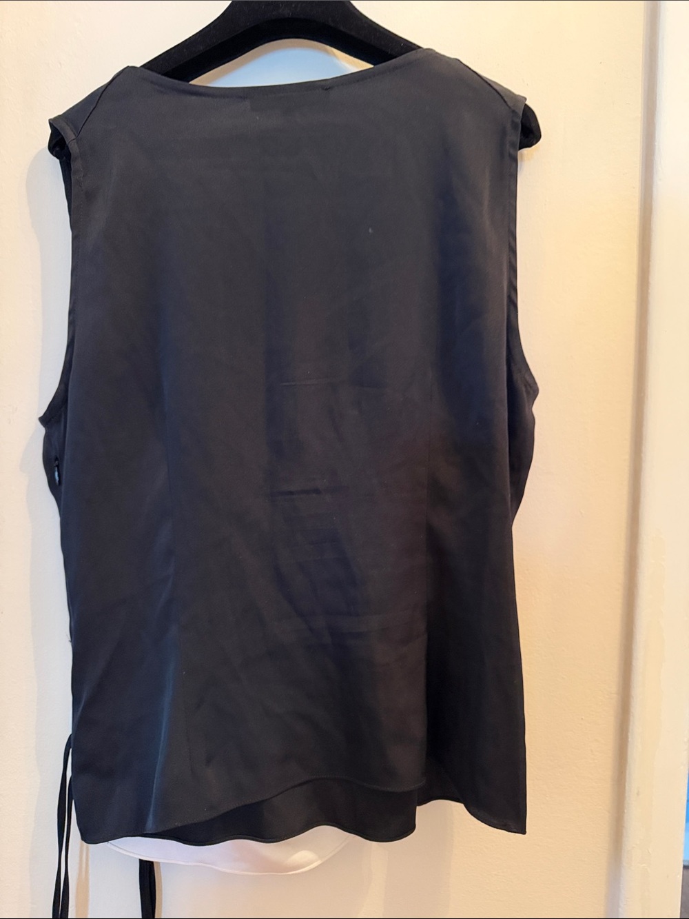 New Nanette Lepore Black and Ivory Silk Draped Cowl Neck Sleeveless Top 10 - Picture 7 of 9